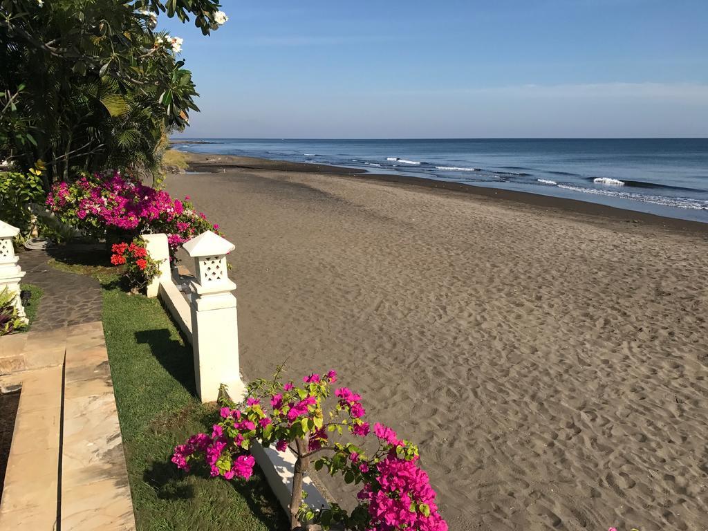 Villa Surgawi Ловіна Екстер'єр фото