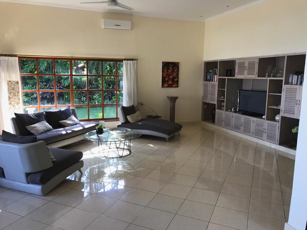 Villa Surgawi Ловіна Екстер'єр фото